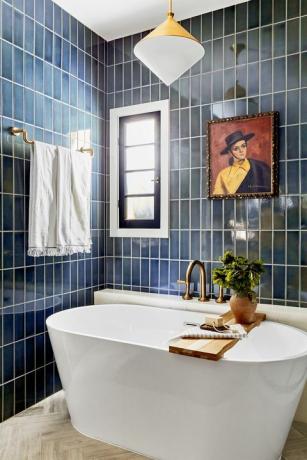 salle de bain, baignoire, carrelage bleu maison de jaclyn johnson de créer cultiver architecte d'intérieur ginny macdonald ginnymacdonald1666202035psd