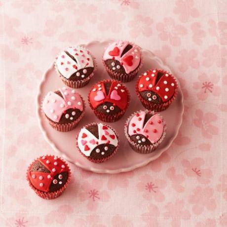 chocolat love 'bugs' cupcakes coccinelle ramasser de la couverture de la fête de la femme février 2015