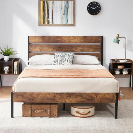 Cadre de lit plateforme avec tête de lit rustique